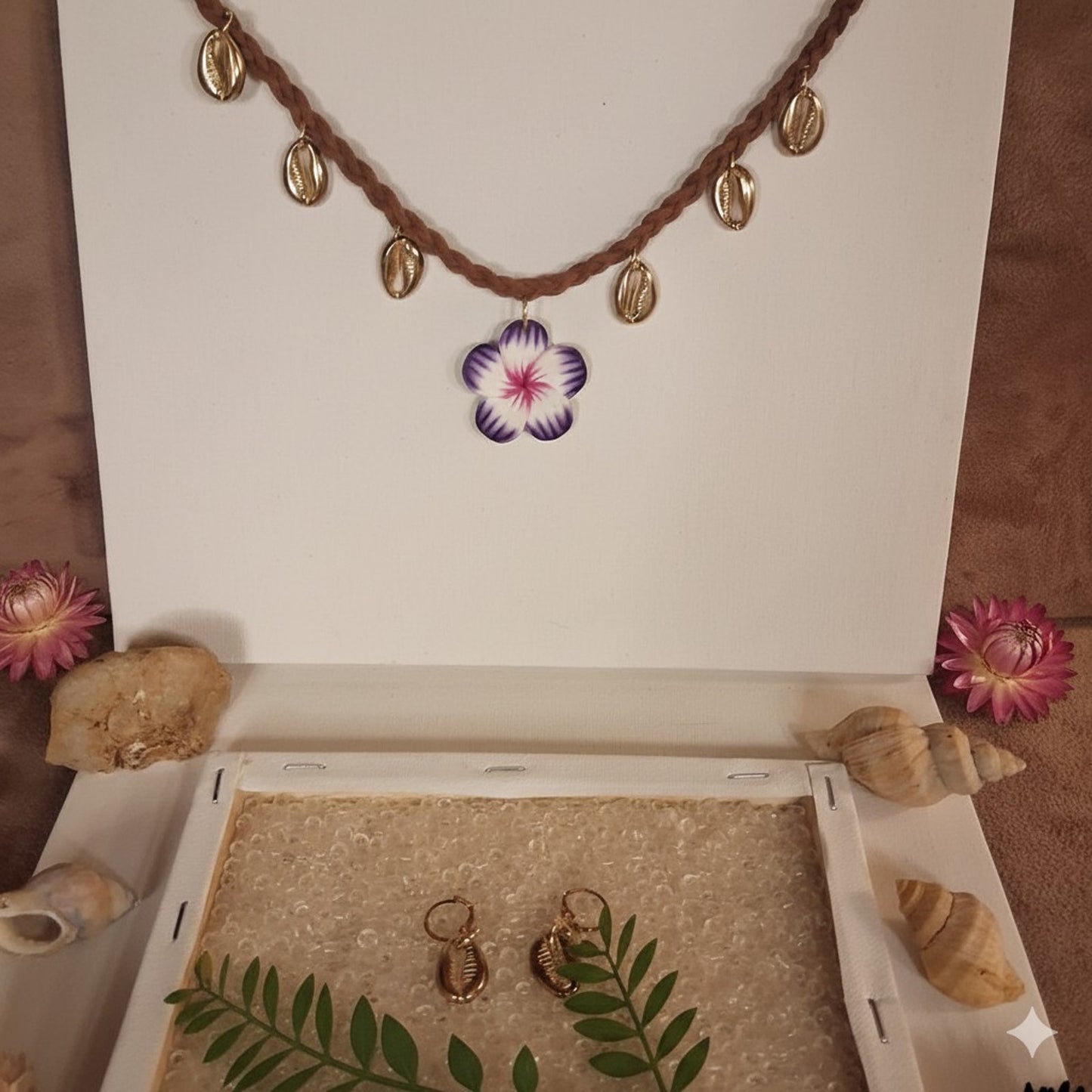 Handmade Boho Hawaiian Flower Pendant Choker Necklace with Shells for Women