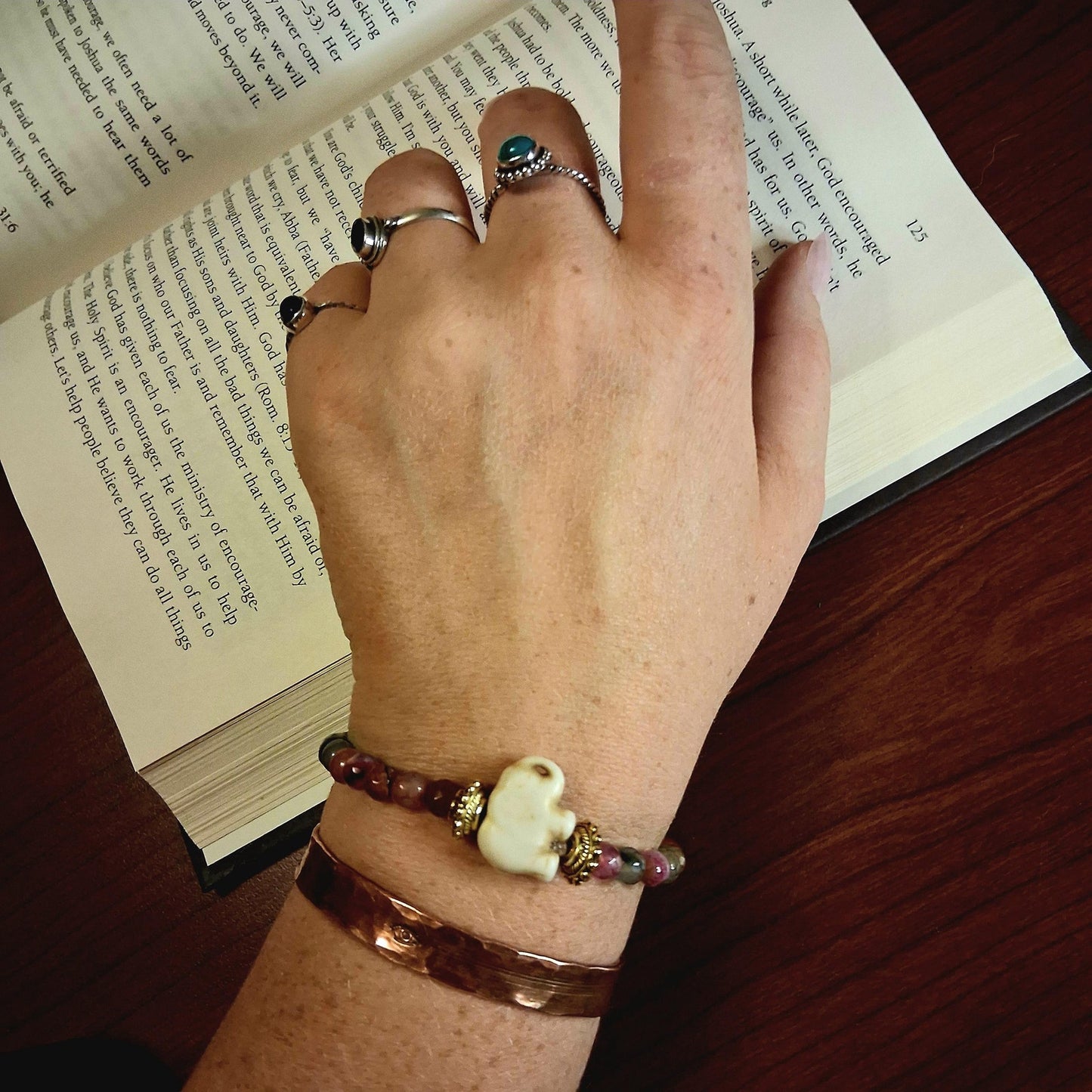 Gorgeous Handmade Stretchy Elephant Wrist Bracelet With Dragon Stone Agate Beads