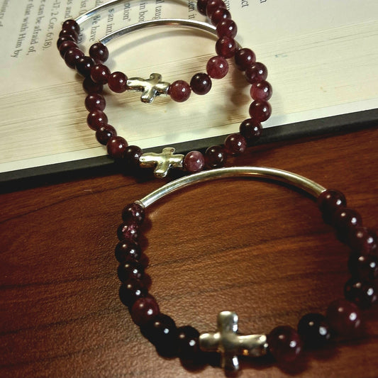 Beautiful Silver Cross And Natural Garnet Stone Stretchy Wrist Bracelet Unisex