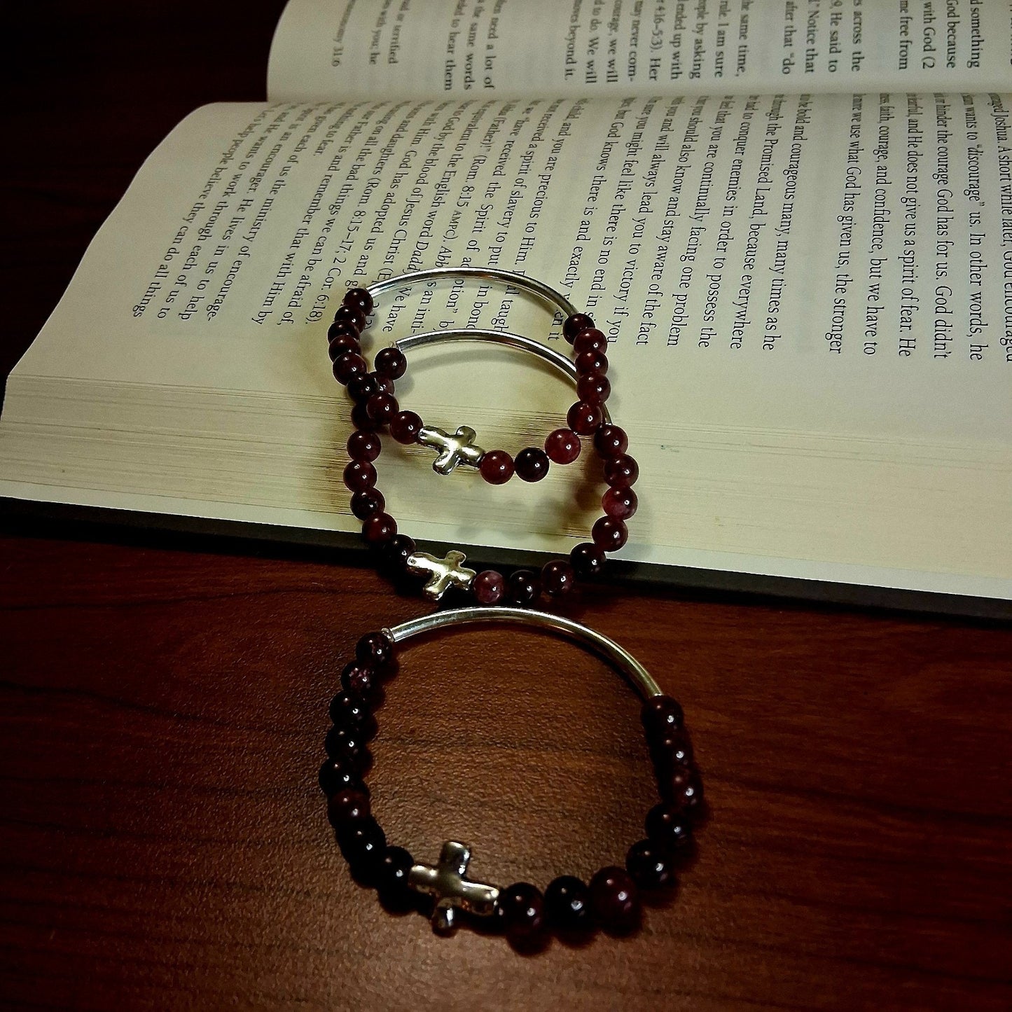 Beautiful Silver Cross And Natural Garnet Stone Stretchy Wrist Bracelet Unisex