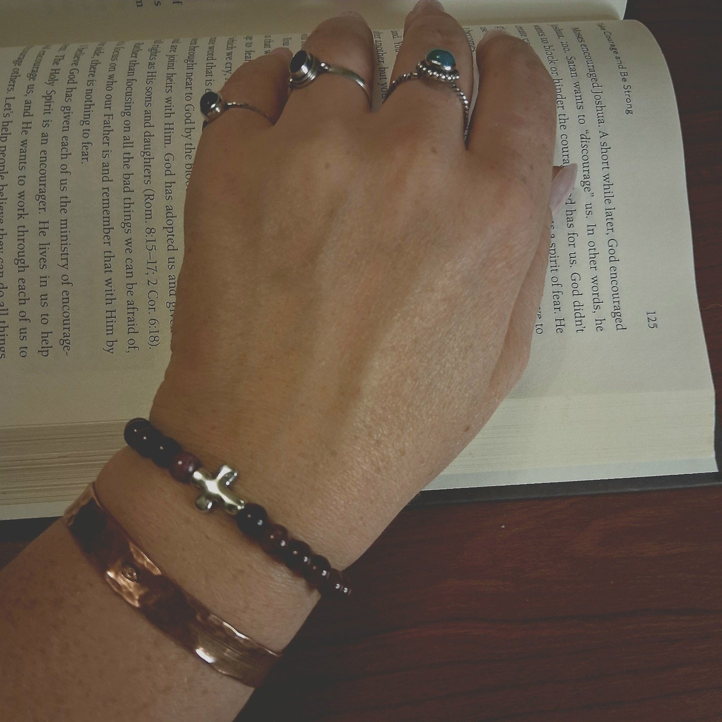 Beautiful Silver Cross And Natural Garnet Stone Stretchy Wrist Bracelet Unisex